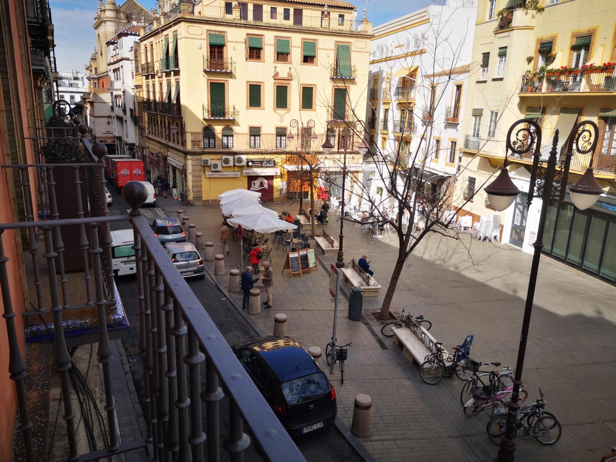 Charming Bright Apartment With Balconies On Cuesta Del Rosario Sevilla Kültér fotó